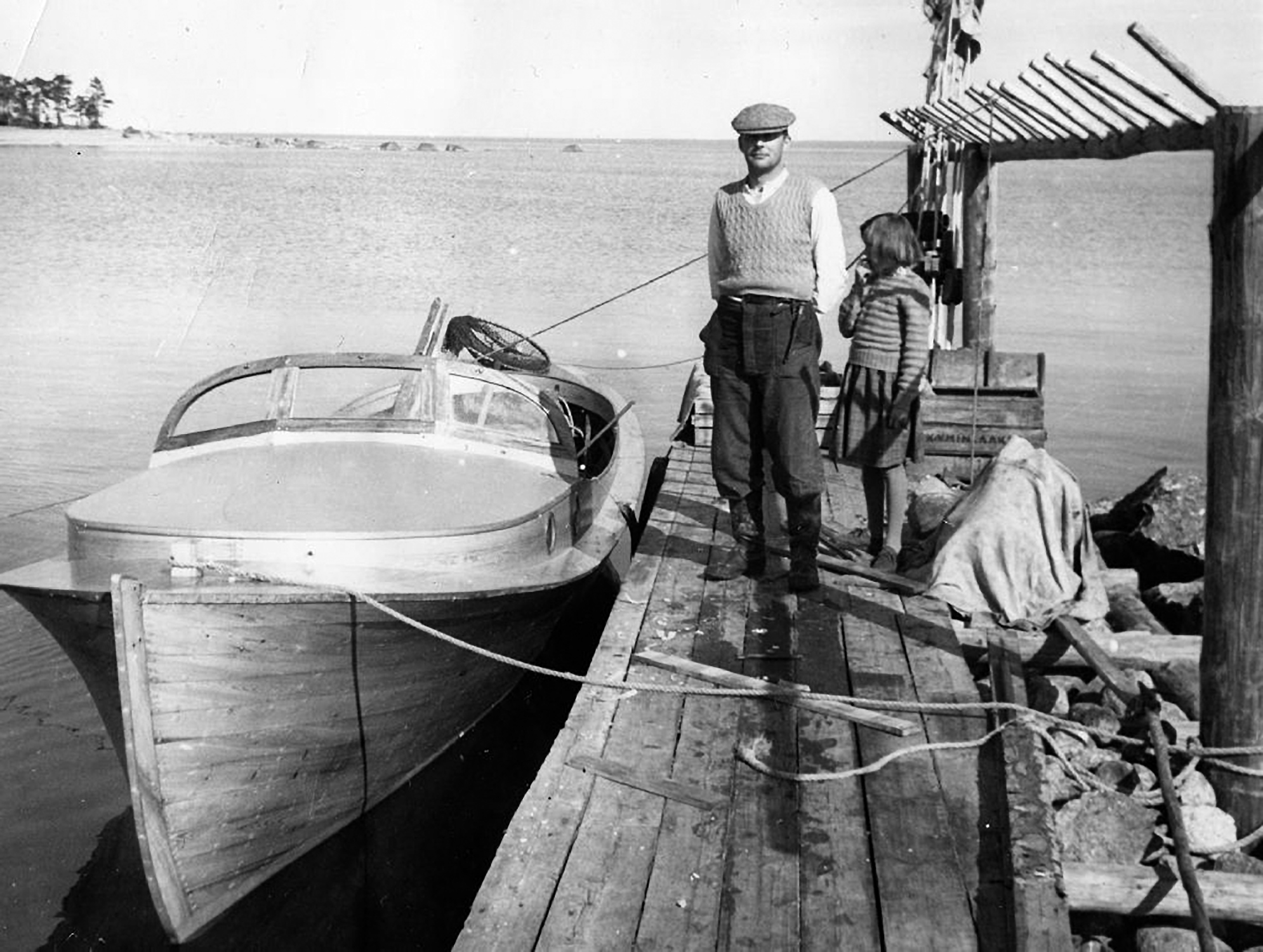 Kuva Kymenlaakson museon Yleiskokoelmasta, A.F. Aalberg 1960–1969, Kaunissaarelainen kalastusvene